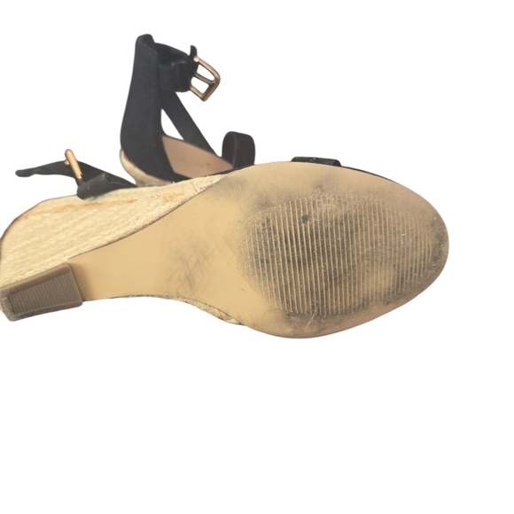 Shoe Dazzle Black and Tan Wedge Genova Sandals Size 9.5 - Picture 5 of 9